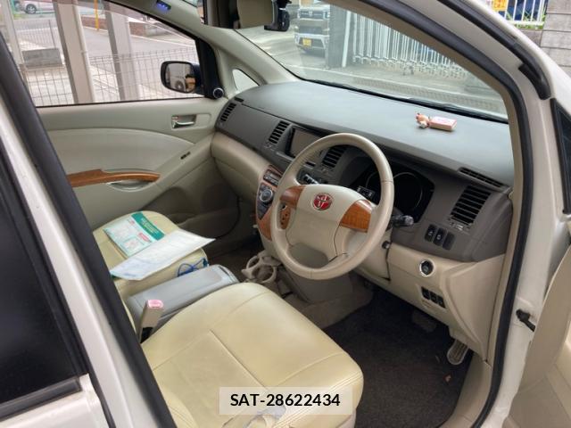 Toyota ISIS 2010-01 8728287-8
