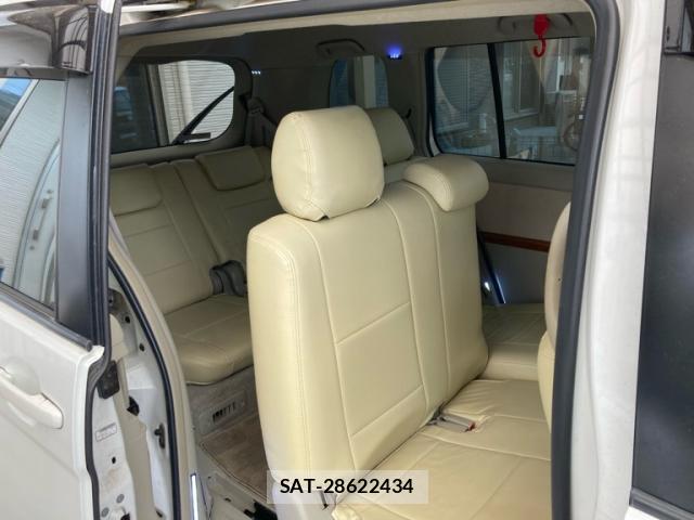 Toyota ISIS 2010-01 8728287-9