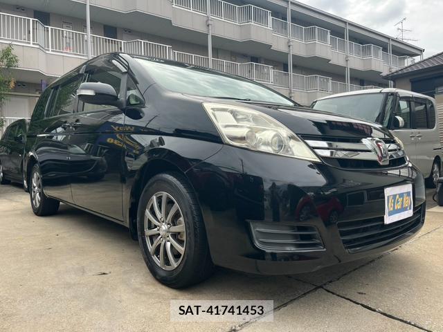 Toyota ISIS 2013-10 8728591-5