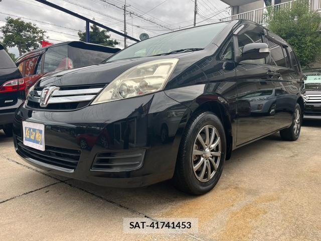 Toyota ISIS 2013-10 8728591-6