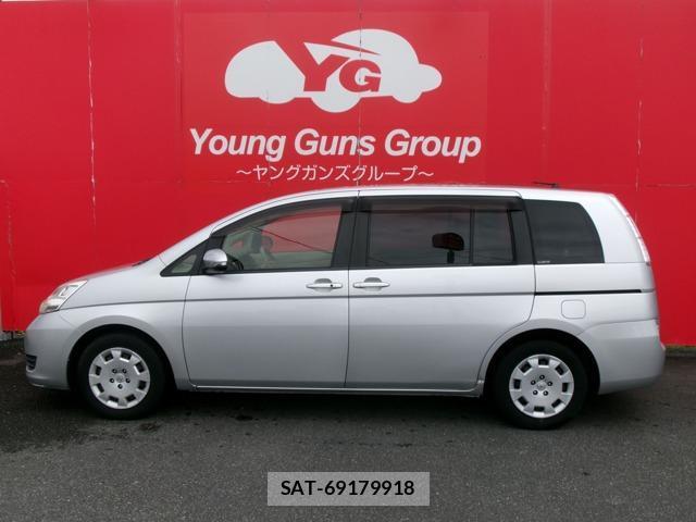 Toyota ISIS 2014-04 8731443-0