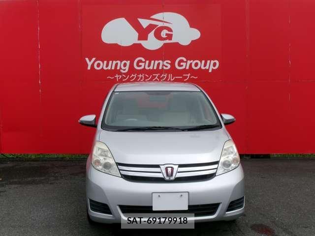 Toyota ISIS 2014-04 8731443-17
