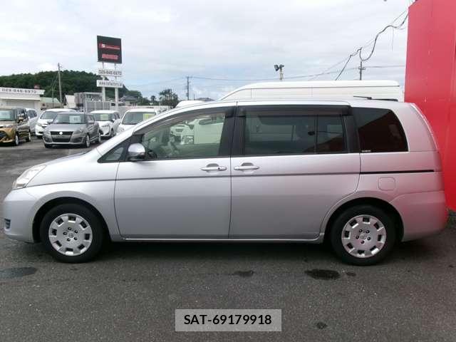 Toyota ISIS 2014-04 8731443-19