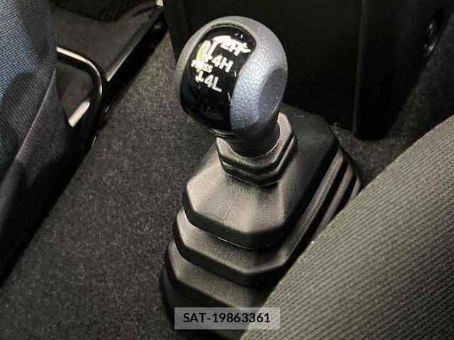 Suzuki JIMNY 2025-03 8725798-3