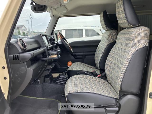 Suzuki JIMNY 2025-09 8726181-6