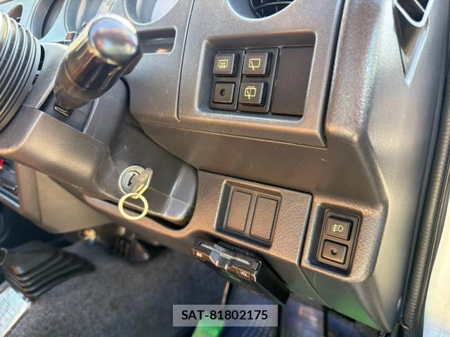 Suzuki JIMNY 1996 8728586-7