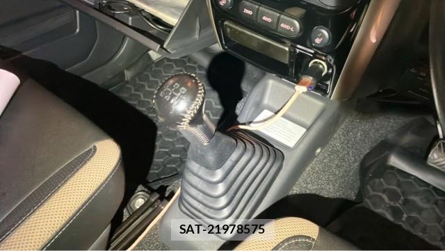 Suzuki JIMNY 2016-01 8729626-14
