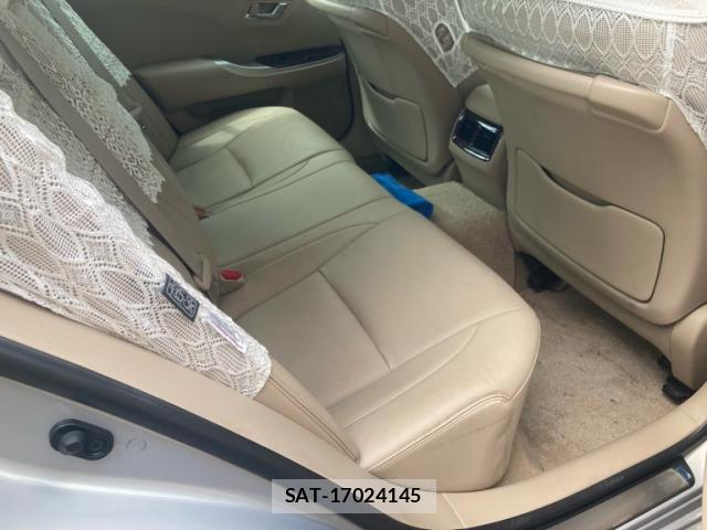 Toyota KLUGER HYBRID 2010-05 8727339-14