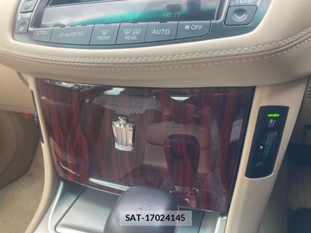 Toyota KLUGER HYBRID 2010-05 8727339-19