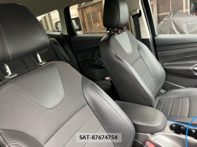 Ford KUGA 2015-12 8727149-17
