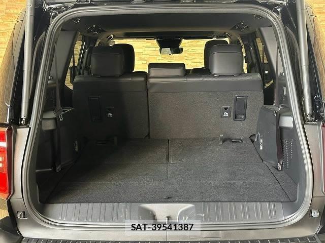 Toyota Land Cruiser 250 2024-11 8726596-12