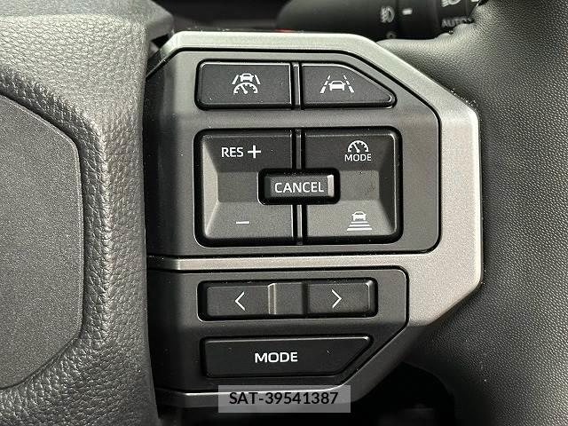Toyota Land Cruiser 250 2024-11 8726596-5