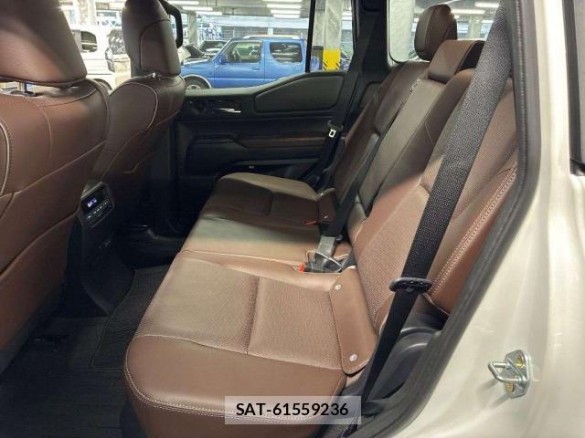 Toyota Land Cruiser 250 2024-05 8729984-6