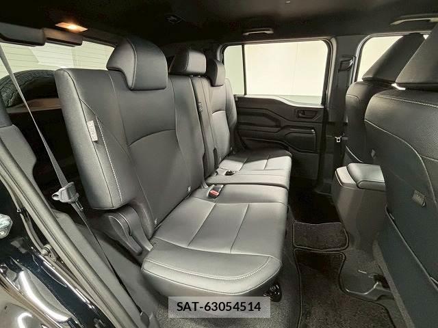 Toyota Land Cruiser FJ 2026-06 8725997-5
