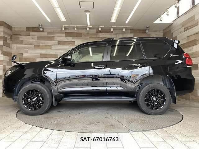 2021 Toyota LandCruiser Prado — Photo 4