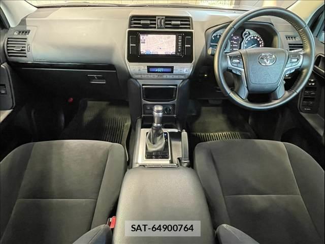 Toyota LAND CRUISER PRADO 2018-03 8731353-1