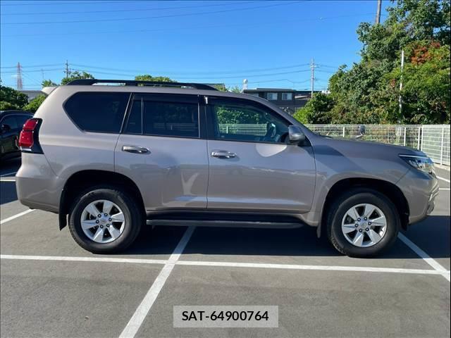 Toyota LAND CRUISER PRADO 2018-03 8731353-17