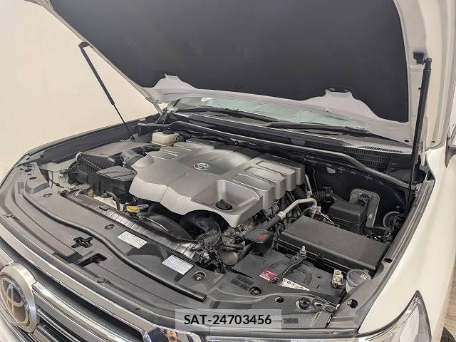 Toyota LAND CRUISER 2016-06 8725999-13