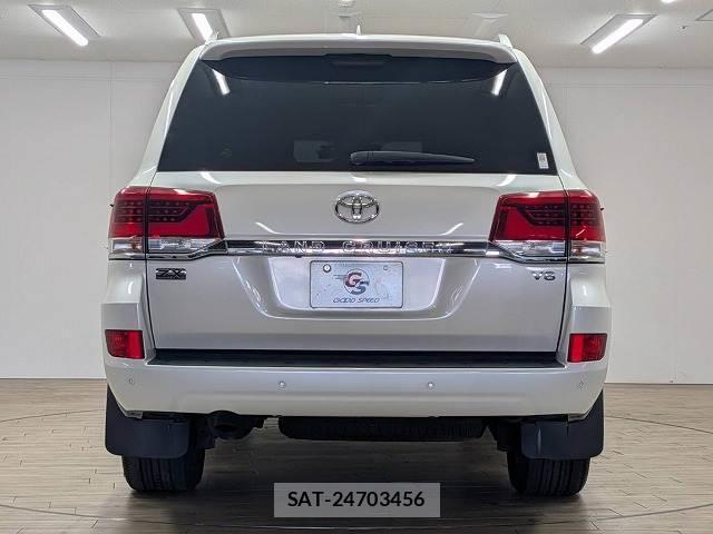 Toyota LAND CRUISER 2016-06 8725999-15
