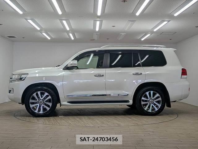 Toyota LAND CRUISER 2016-06 8725999-16
