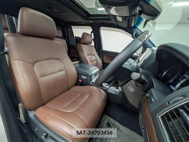 Toyota LAND CRUISER 2016-06 8725999-9