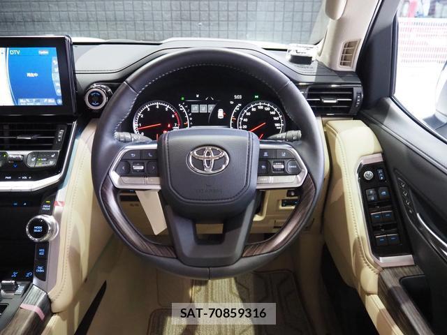 Toyota LAND CRUISER 2023-11 8726326-12