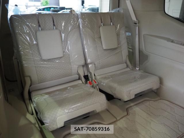 Toyota LAND CRUISER 2023-11 8726326-18