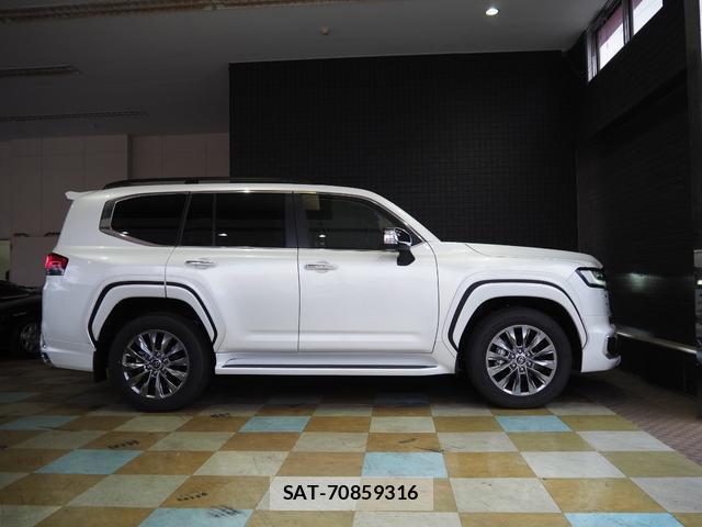 Toyota LAND CRUISER 2023-11 8726326-3