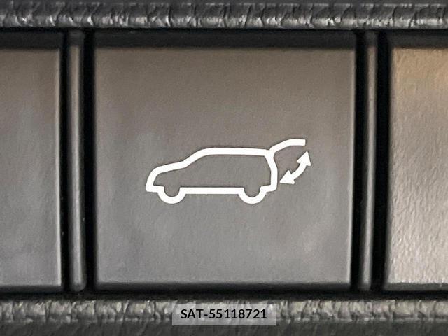 Lexus LBX 2024-04 8728702-4