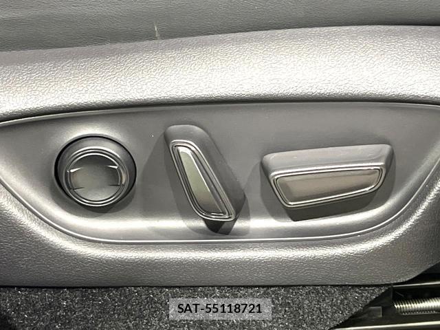 Lexus LBX 2024-04 8728702-5