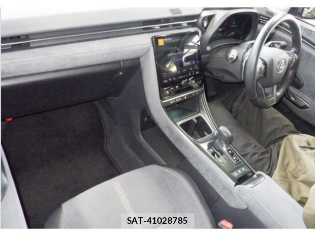 Lexus LBX 2024-11 8729792-2