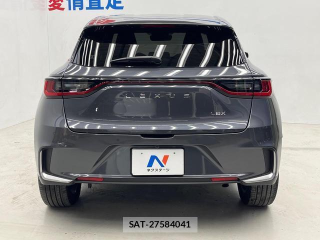 Lexus LBX 2024-12 8730204-14