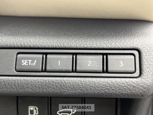 Lexus LBX 2024-12 8730204-5