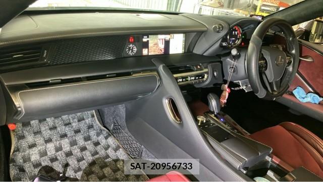Lexus LC 2018-02 8729603-2