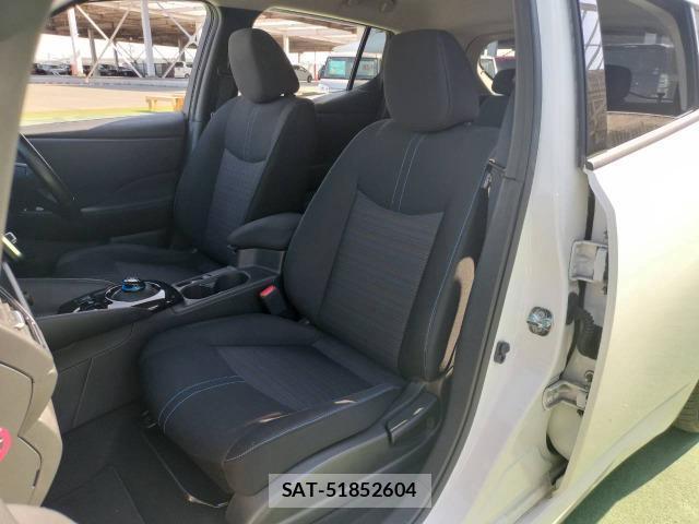 Nissan LEAF 2018-01 8730116-14