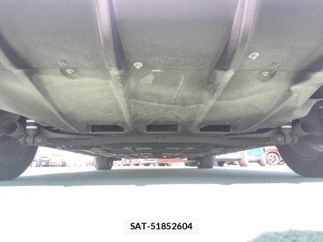 Nissan LEAF 2018-01 8730116-8