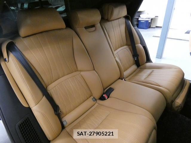 Lexus LS 2022-10 8727790-6