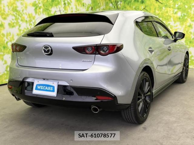 Mazda MAZDA3 2019-07 8730214-2
