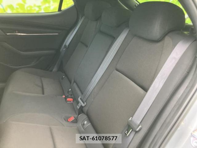 Mazda MAZDA3 2019-07 8730214-6