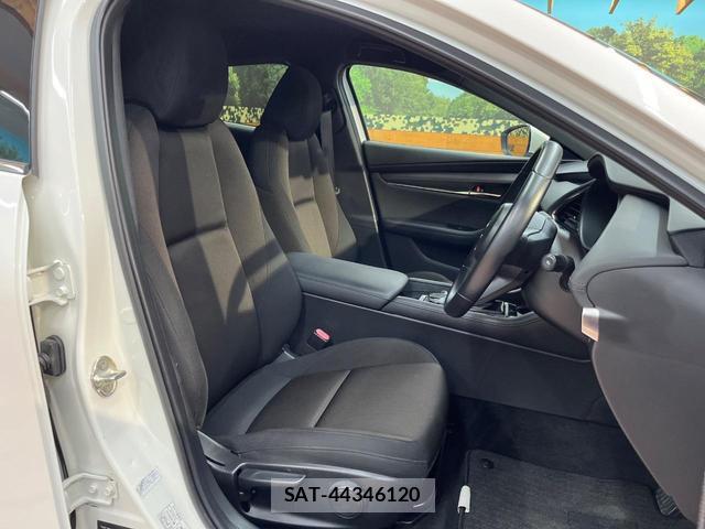Mazda MAZDA3 2020-09 8730616-7