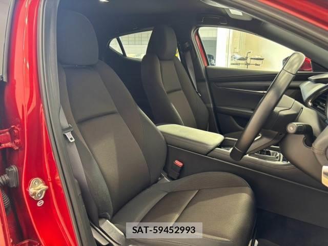 Mazda MAZDA3 2019-05 8731381-10