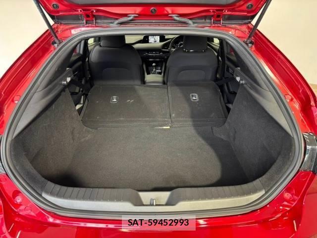 Mazda MAZDA3 2019-05 8731381-12