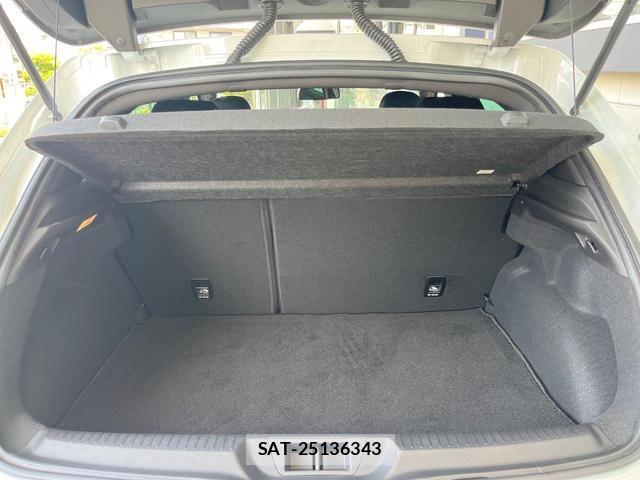 Renault MEGANE 2019-07 8731058-12
