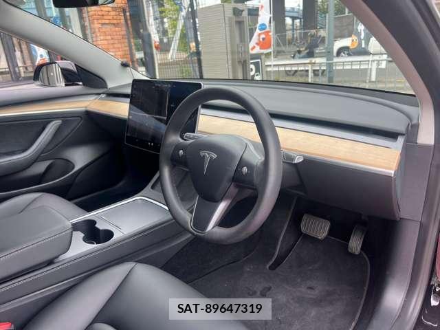 Tesla MODEL 3 2021-08 8731290-19