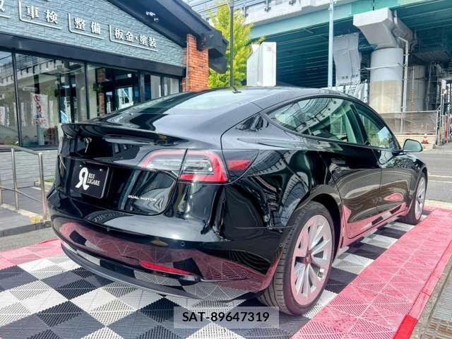 Tesla MODEL 3 2021-08 8731290-7