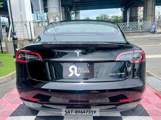 Tesla MODEL 3 2021-08 8731290-8