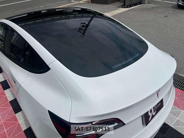 Tesla MODEL 3 2021-12 8731292-14