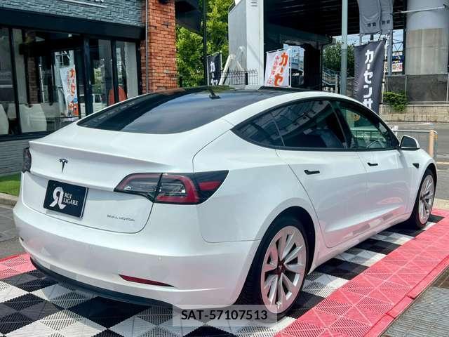 Tesla MODEL 3 2021-12 8731292-7
