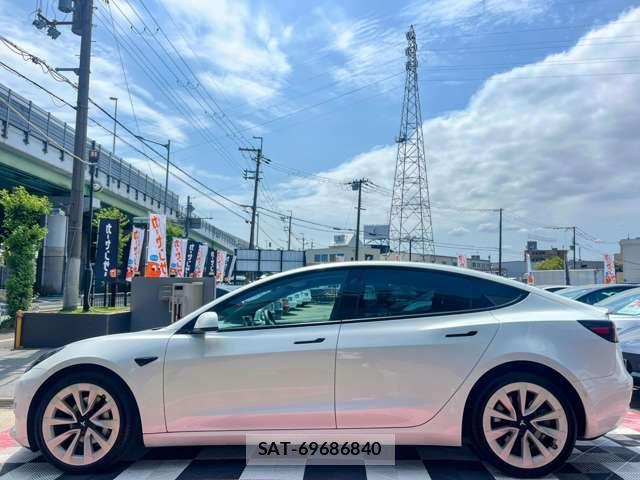 Tesla MODEL 3 2021-10 8731293-10