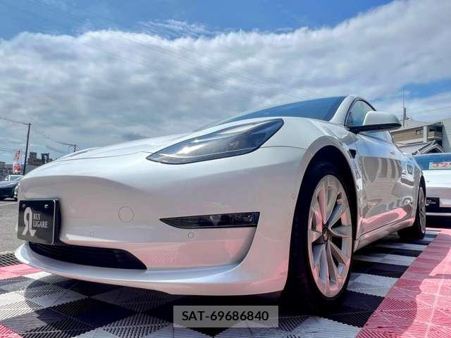 Tesla MODEL 3 2021-10 8731293-11